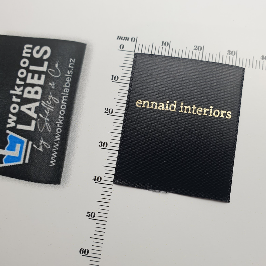 CUSTOM LABELS / Dianne Holton