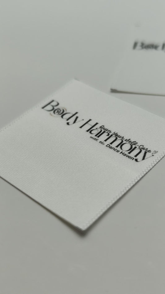 CUSTOM LABELS / Helena Morgan